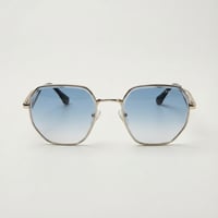 نظارة شمسية ماركة برادا فضي