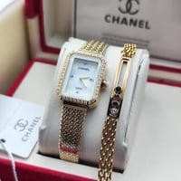 ساعة شانيل نسائية لون ذهبي ميناء ابيض
