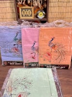 من النوادر؛ مفرش نفرين مع تلبيستين للمخدة من القطن...