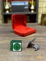 من النوادر؛ كبك من المعدن المتين المطلي بالمينا بش...