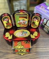 صندوق موسيقى على شكل "تسريحة" بثلاث مرايا ودرجين س...