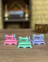 من البنود المميزة والجميلة برايات على شكل مكينة خي...