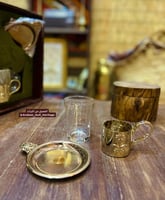 من القطع الجميلة طقم كاسات شاي بقاعدة معدنية متينة...