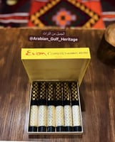 علبة بداخلها عدد ١٢ أحمر شفاه، قديمة جداً لها مايز...