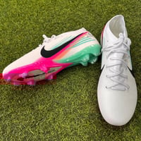 حذاء كورة Nike