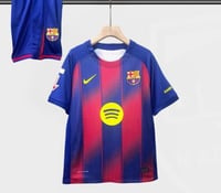 طقم برشلونة الأساسي 2026/25