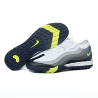 حذاء كورة ابيض AstroTurf