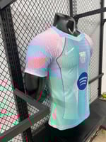 تي شيرت برشلونة إصدار خاص فئة اللاعبين 2026/25