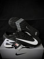 حذاء كوره قدم ولادي Nike