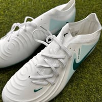 حذاء كورة Nike