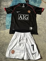 طقم مانشستر يونايتد الأسود شبابي - أطفال 2008