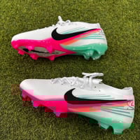 حذاء كورة Nike