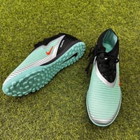 حذاء كورة Nike