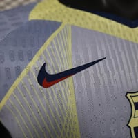 تي شيرت برشلونة إصدار خاص فئة اللاعبين 2026/25