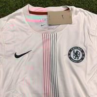 طقم تشلسي الأبيض 2026