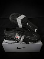 حذاء كوره قدم ولادي Nike