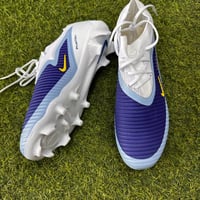 حذاء كورة Nike