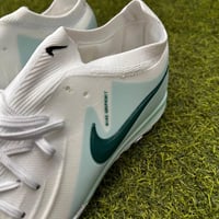 حذاء كورة Nike