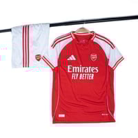 طقم ارسنال الأساسي 2026/25