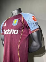 تي شيرت استون فيلا فئة اللاعبين 2026/25