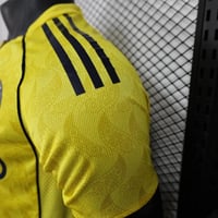 تي شيرت النصر الأساسي فئة اللاعبين 2026/25