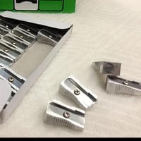 24 قطعة من برايات الاقلام المعدنية بتصميم ثقب واحد