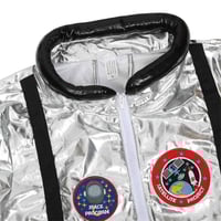 بدلة رائد فضاء للبالغين – تصميم عصري باللون الفضي...