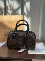 حقيبه كوتش حجم وسط كوفي مستر كوالتي