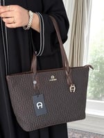 حقيبة اجنر AIGNER كوفي كوفي توت باق