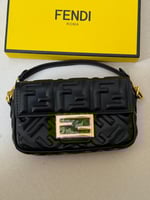 حقيبة فندي اسود