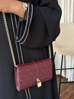 حقيبة سي اتش عنابي كوفي