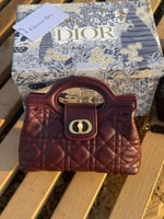 شنطه ديور جولي عنابي