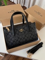 حقيبة كوتش الوان