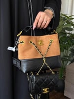 حقائب شانيل بالوان مميزة