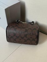 حقيبة كوتش روان ميني كوفي بلاك