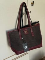 حقيبة اجنر AIGNER عنابي