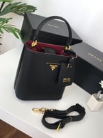 حقيبة برادا