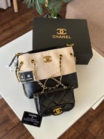 حقائب شانيل بالوان مميزة