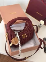 حقيبة ميو ميو برغندي