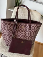 حقيبة كوتش توت باق عنابي