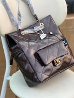 حقيبة شانيل توت باق