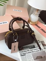 ميو ميو مستر بني محروق