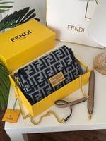 حقيبه فندي FENDI