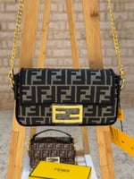 حقيبة فندي الهبه اسود