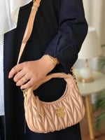 حقيبة Miu Miu بيج