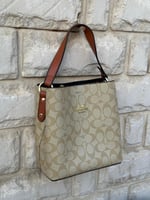 حقيبة كوتش مستر كوالتي