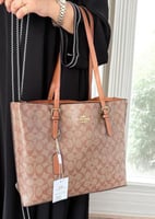 حقيبة كوتش توت باق