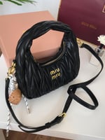 حقيبة ميو ميو اسود