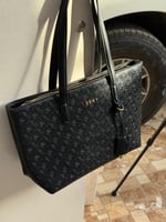 حقيبة دكني اسود توت باق