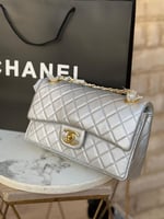 حقيبة شانيل كلاسيكي سلفر